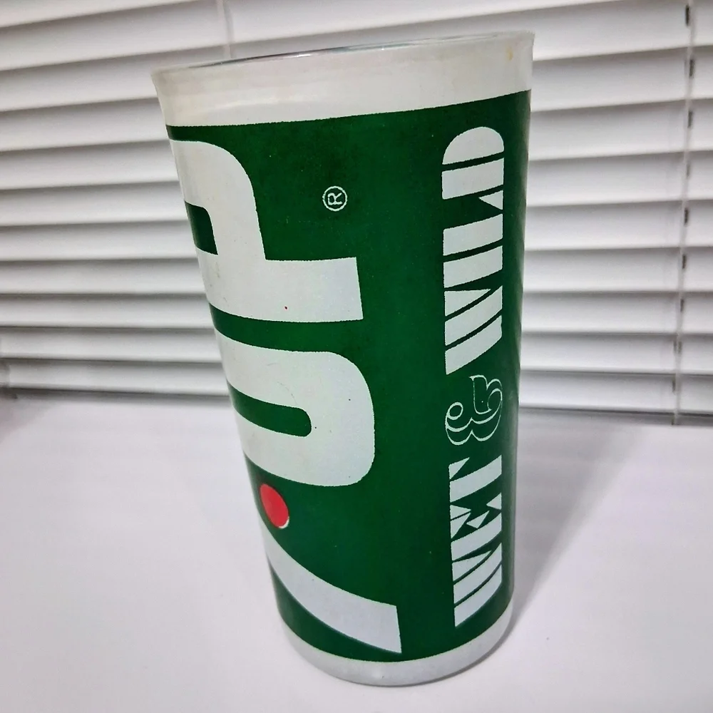 Vintage 7-Up Soda Glass Wet & Wild Red Dot 5
